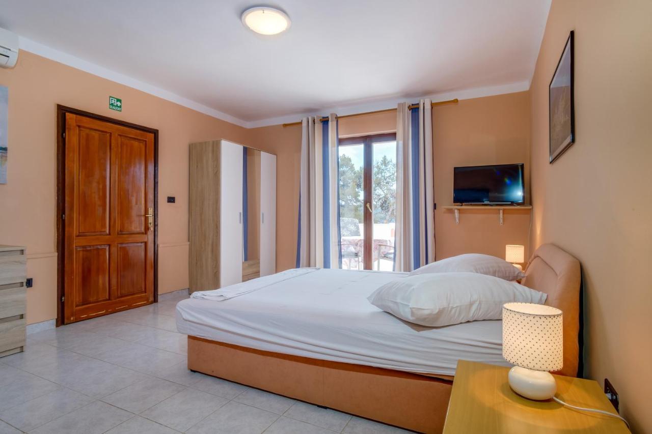 Apartments Villa Julija Mali Lošinj Extérieur photo