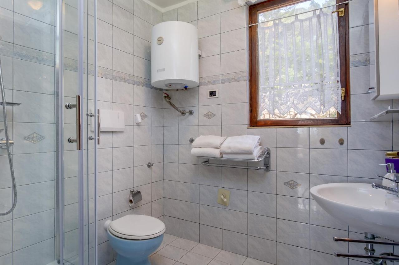 Apartments Villa Julija Mali Lošinj Extérieur photo