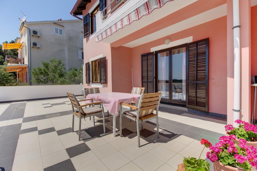 Apartments Villa Julija Mali Lošinj Chambre photo