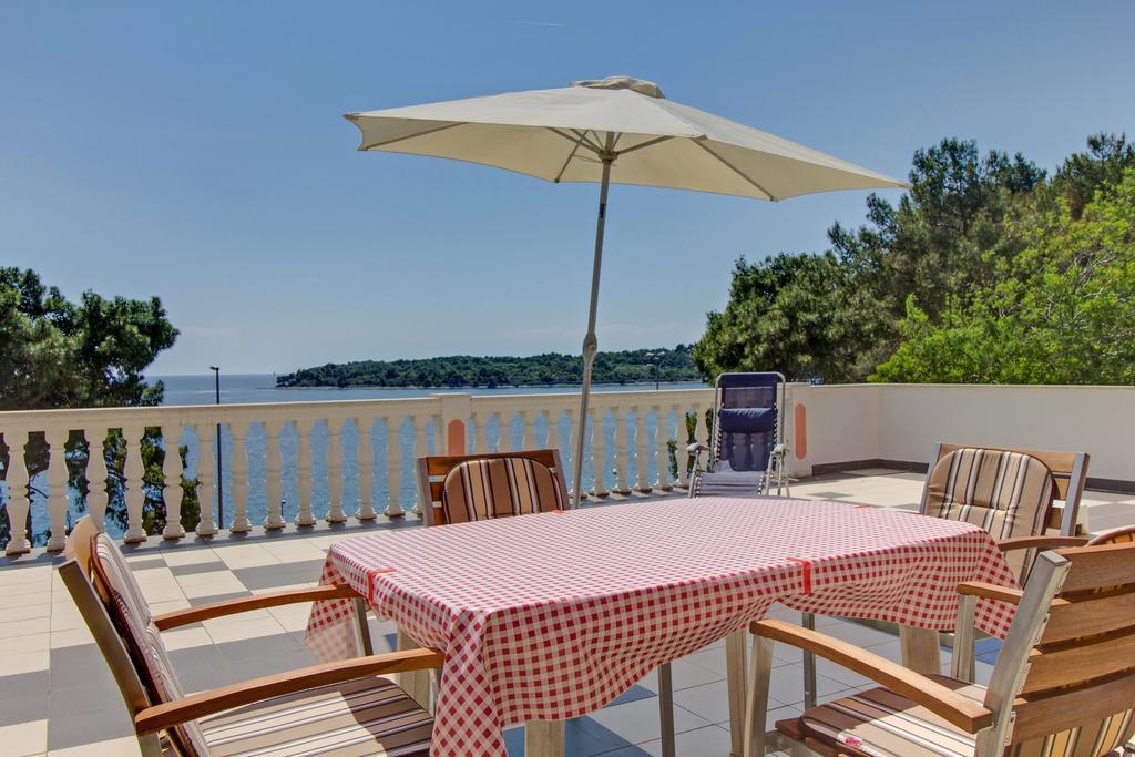 Apartments Villa Julija Mali Lošinj Chambre photo