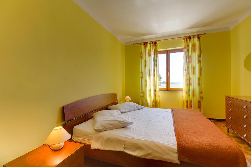 Apartments Villa Julija Mali Lošinj Chambre photo