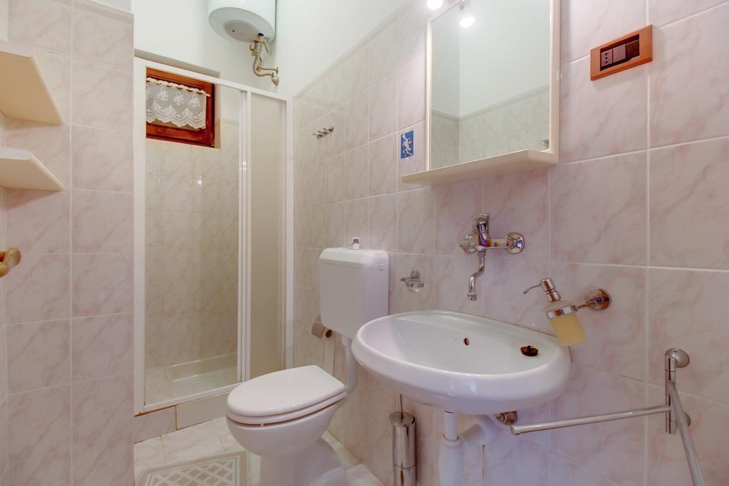 Apartments Villa Julija Mali Lošinj Chambre photo