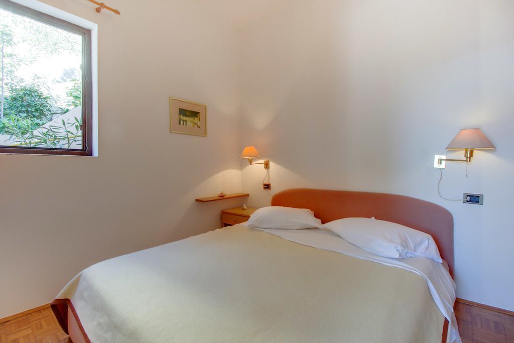 Apartments Villa Julija Mali Lošinj Chambre photo