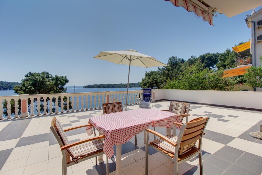 Apartments Villa Julija Mali Lošinj Chambre photo