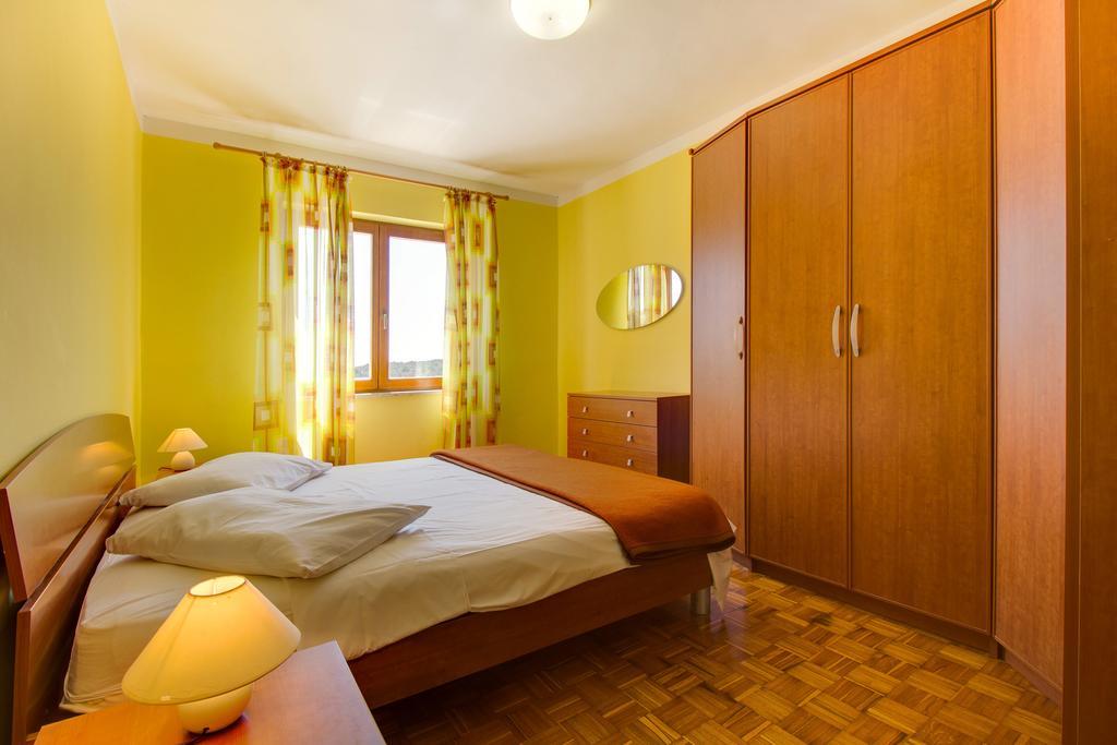 Apartments Villa Julija Mali Lošinj Chambre photo